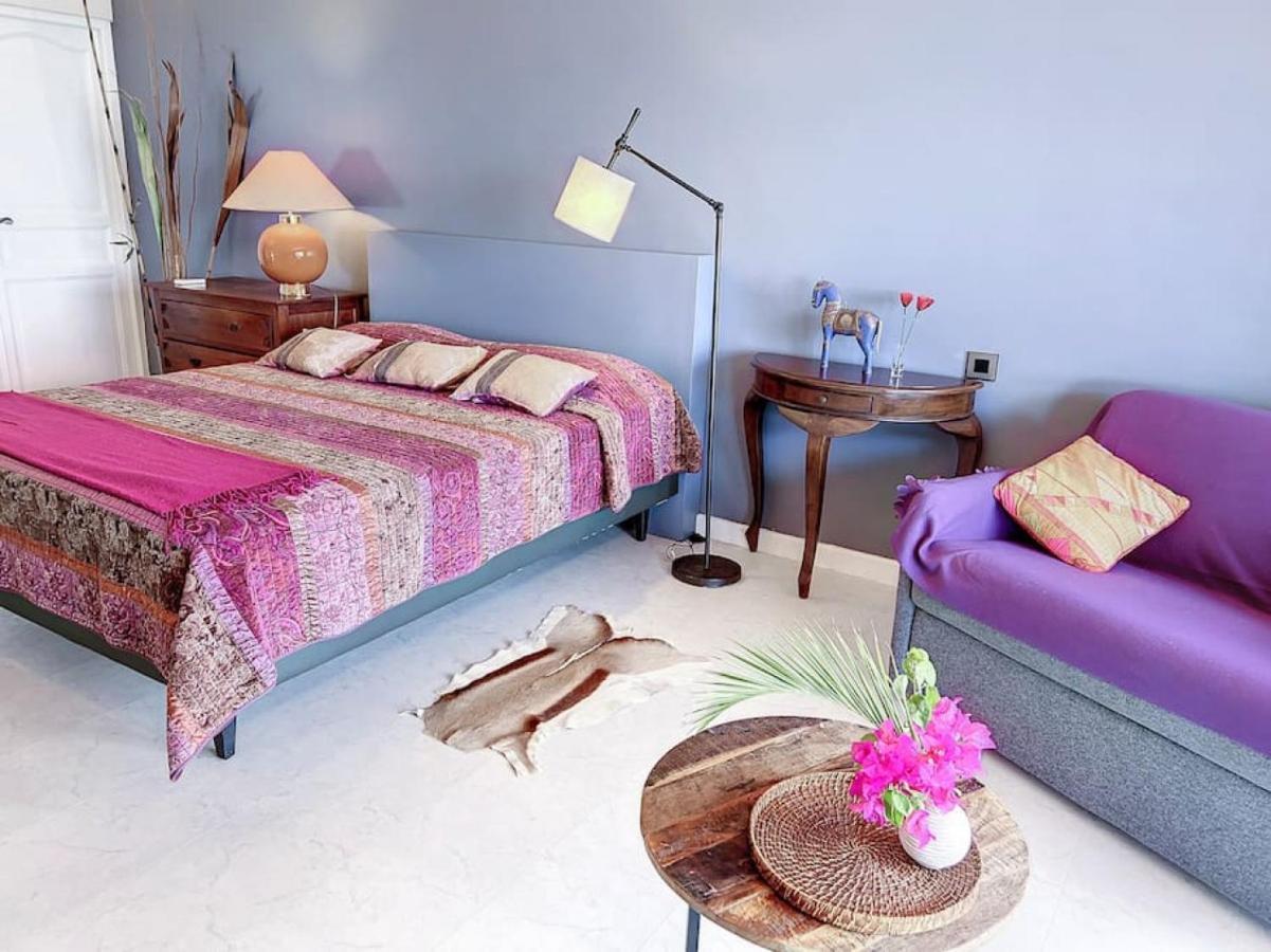Blue Room In A Shared Villa Diamant With Communal Pool And Sea View غراند كيس المظهر الخارجي الصورة